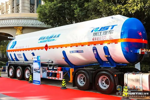 心服務(wù) 新未來 中集瑞江洗掃車盛裝亮相全國化工物流行業(yè)年會